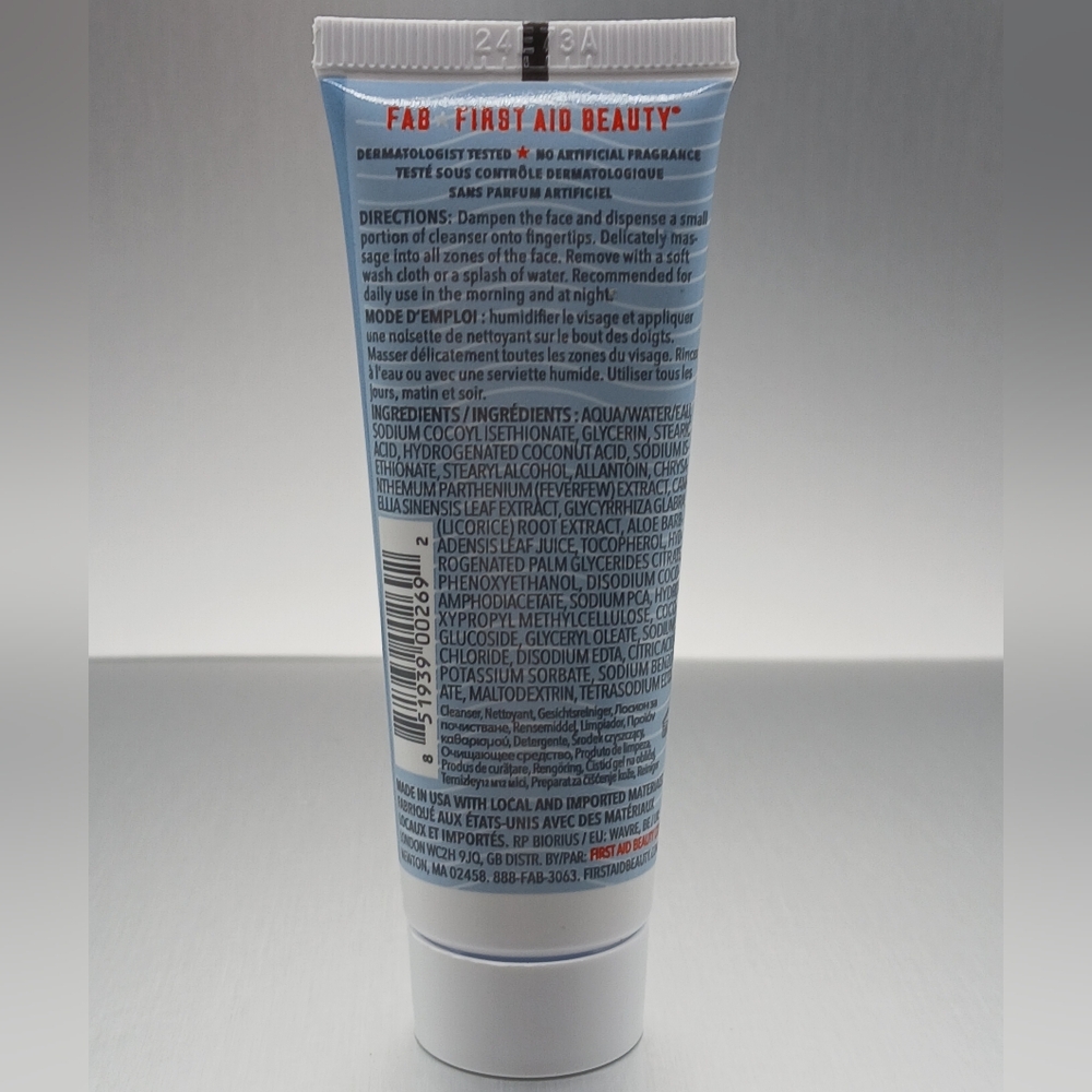 5 For $25 Item🌸 First Aid Beauty Pure Skin Face Cleanser - Picture 2 of 2